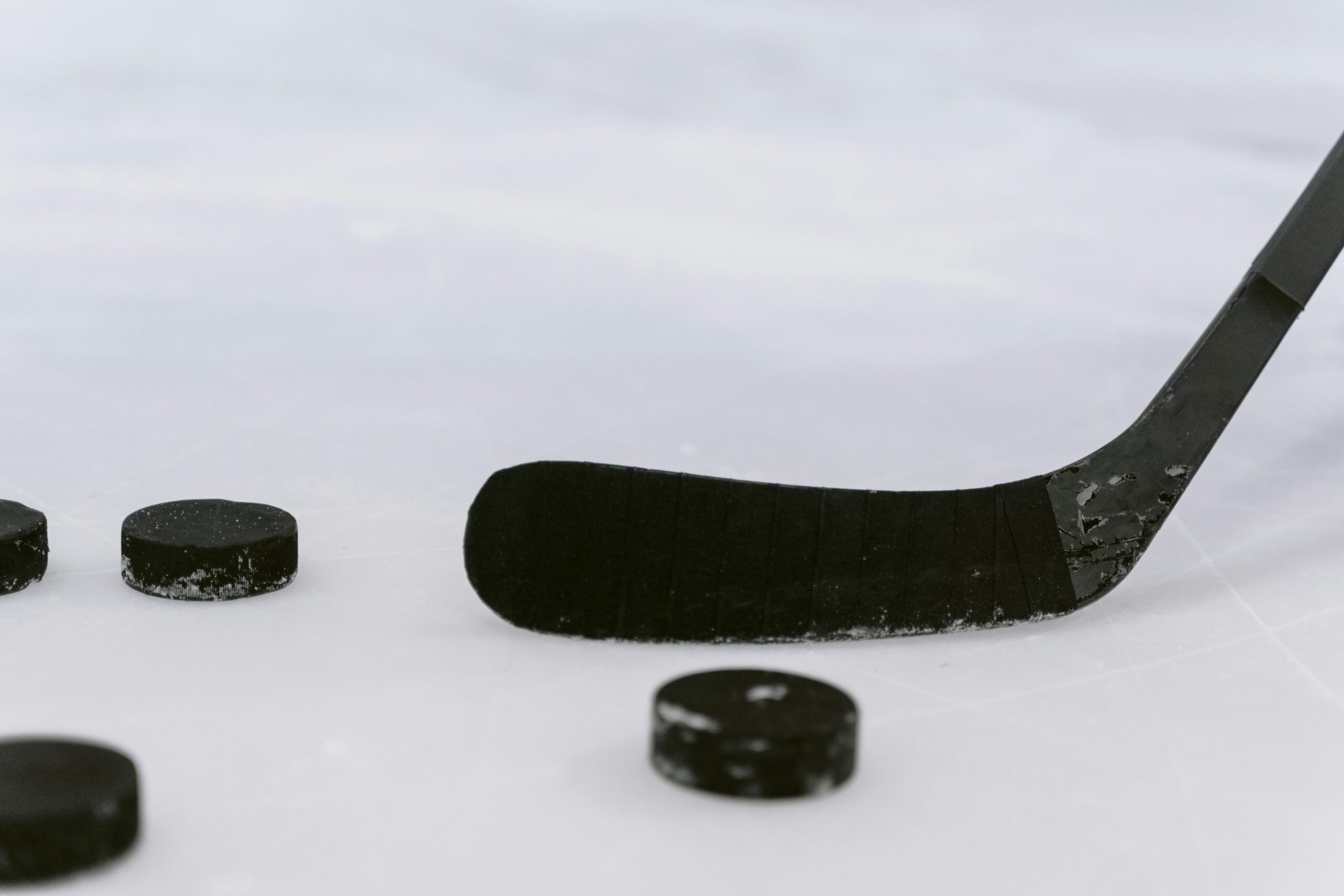 Who won the US-Canada hockey game?